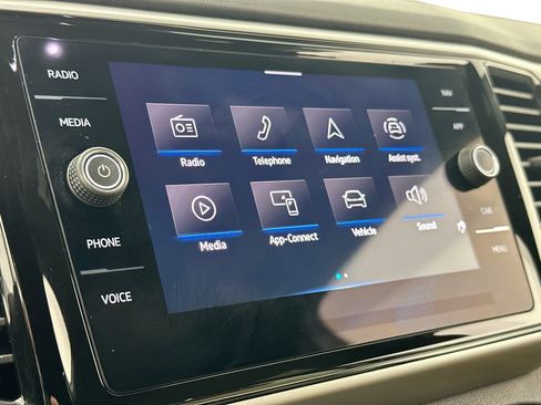 Used 2023 Volkswagen Atlas Cross Sport SEL image 15