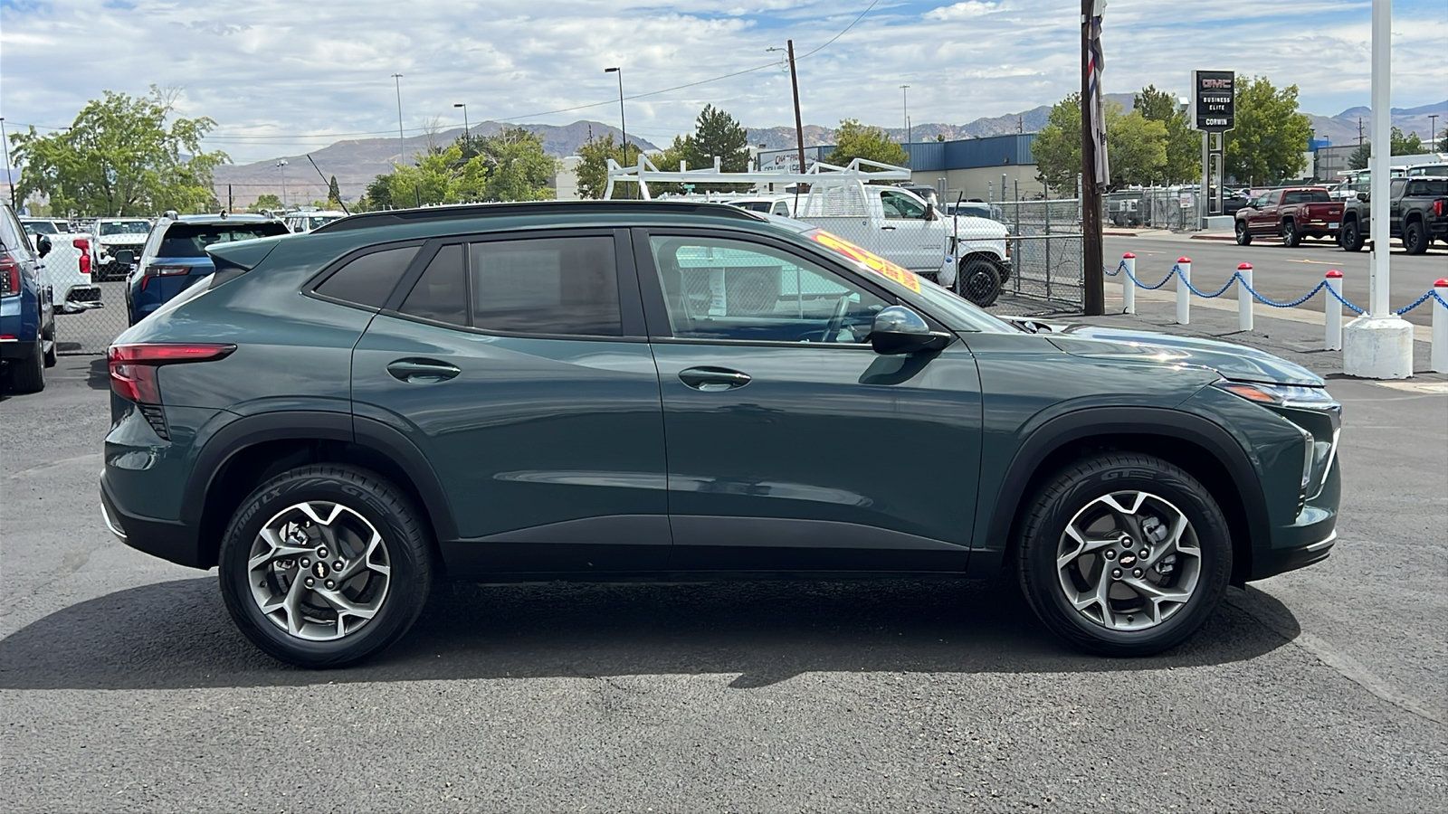Certified 2025 Chevrolet Trax LT FWD image 4