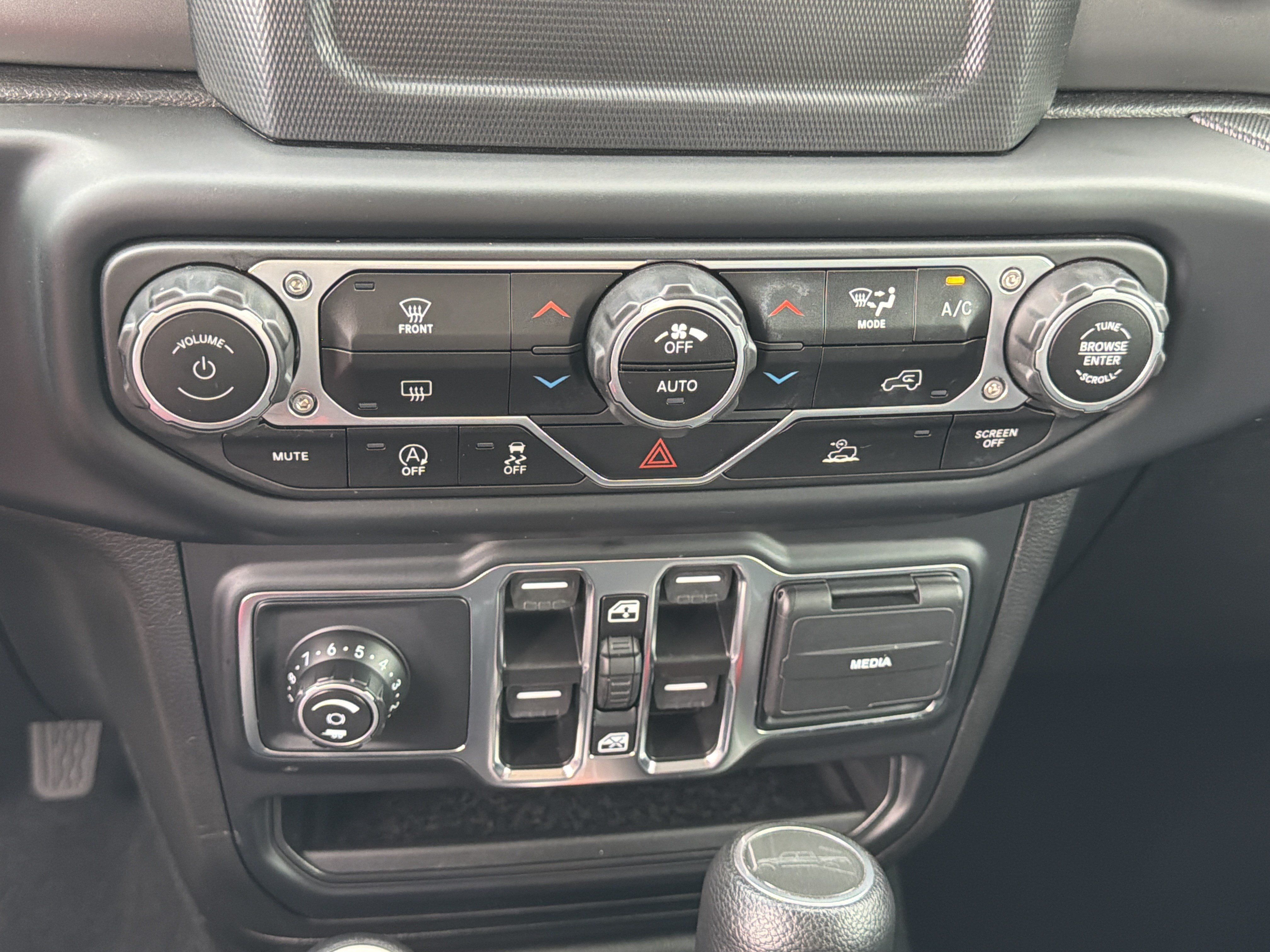 Used 2023 Jeep Gladiator Sport AWD/4WD image 35