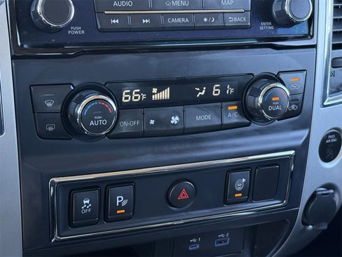 Used 2020 Nissan Titan SV w/ SV Convenience Package image 29