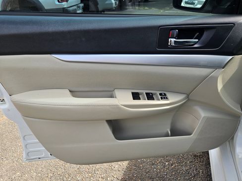 Used 2012 Subaru Legacy 2.5i Premium w/ All-Weather Pkg + Moonroof AWD/4WD image 9
