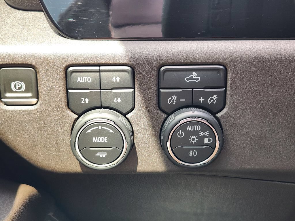 Used 2022 Chevrolet Silverado 1500 RST AWD/4WD image 21