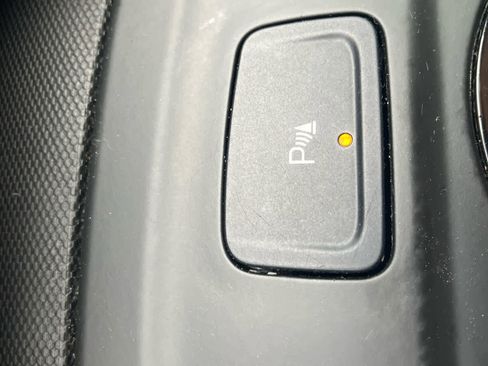 Used 2022 Chevrolet Equinox RS w/ RS Leather Package FWD image 31