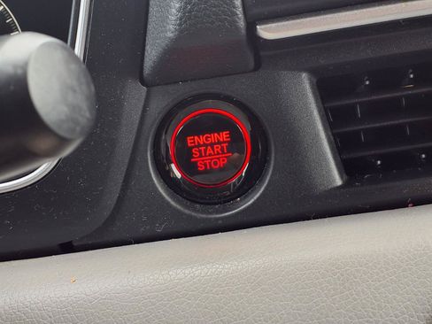 Used 2024 Honda Pilot EX-L image 11