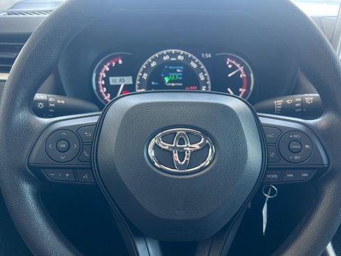Used 2025 Toyota RAV4 LE AWD/4WD image 19
