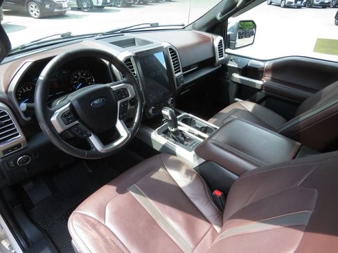 Used 2015 Ford F150 Platinum w/ Equipment Group 701A Luxury AWD/4WD image 11