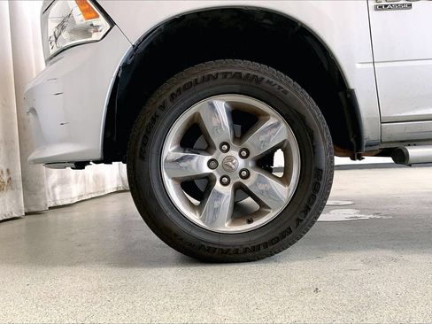 Used 2019 RAM 1500 Express w/ Express Value Package AWD/4WD image 5