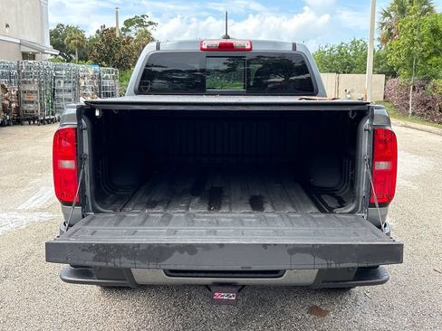 Used 2022 Chevrolet Colorado Z71 w/ Safety Package RWD image 9