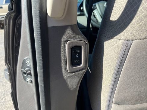 Used 2016 Honda Odyssey SE image 34