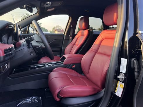 Used 2025 Lincoln Corsair Reserve w/ Equipment Group 202A image 13