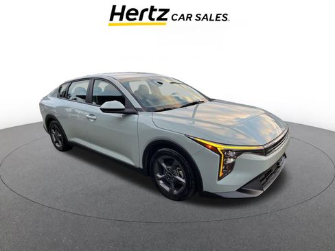 Used 2025 Kia K4 LXS image 1