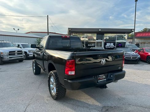 Used 2019 RAM 1500 Express RWD image 3