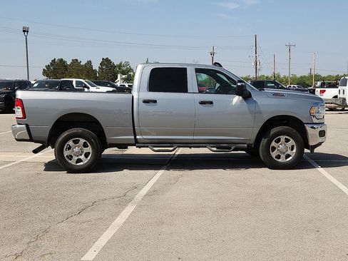 Used 2024 RAM 2500 Tradesman w/ Chrome Appearance Group AWD/4WD image 5