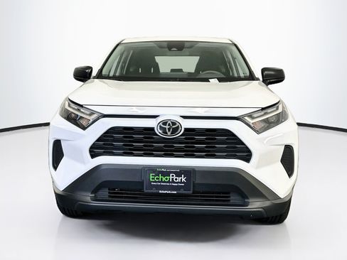 Used 2025 Toyota RAV4 LE AWD/4WD image 2