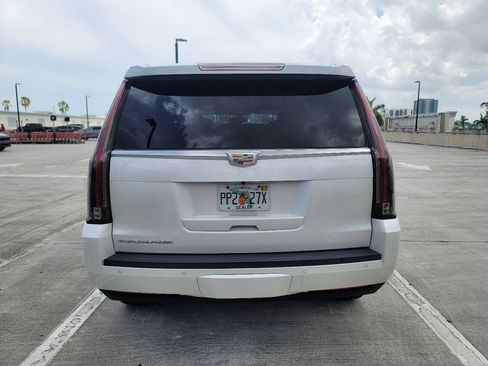 Used 2017 Cadillac Escalade 2WD image 7