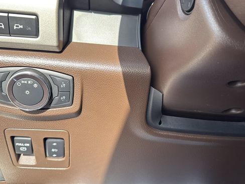 Used 2019 Ford F150 King Ranch w/ Equipment Group 601A Luxury AWD/4WD image 17