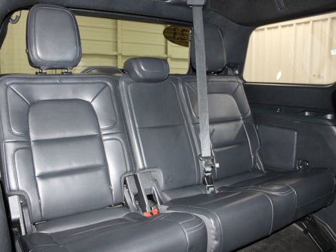 Used 2023 Lincoln Navigator Reserve AWD/4WD image 32