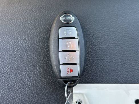 Used 2021 Nissan Kicks SR w/ SR Premium Package FWD image 30