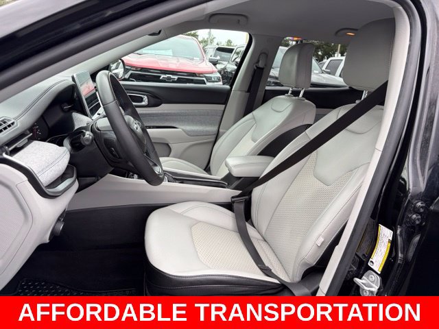 Used 2022 Jeep Compass Latitude FWD image 14
