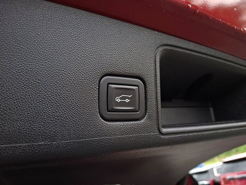 Used 2023 GMC Terrain SLE w/ Driver Convenience Package AWD/4WD image 29