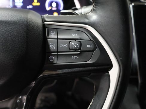 Used 2021 Jeep Grand Cherokee L Laredo image 40