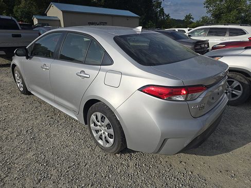 Used 2024 Toyota Corolla LE AWD/4WD image 2