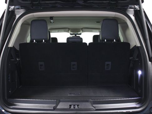 Used 2024 Ford Expedition XLT image 15