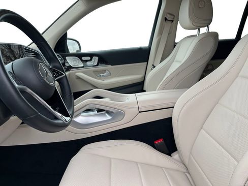 Used 2025 Mercedes-Benz GLE 450e 4MATIC image 19