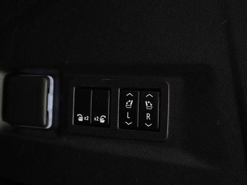 Used 2024 Chevrolet Tahoe High Country AWD/4WD image 9