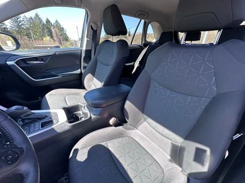Used 2023 Toyota RAV4 XLE w/ XLE Grade Weather Package AWD/4WD image 12