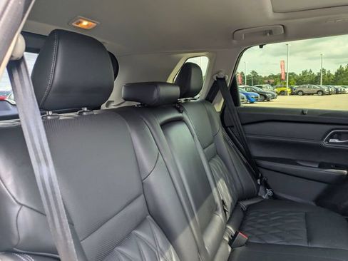 Used 2025 Nissan Rogue Platinum w/ Platinum Premium Package AWD/4WD image 32