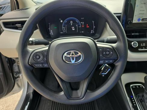 Used 2026 Toyota Corolla LE FWD image 27