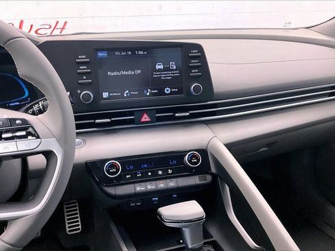 Certified 2025 Hyundai Elantra Sport w/ Cargo Package image 6