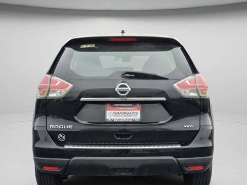 Used 2015 Nissan Rogue S image 16