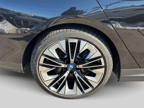 Certified 2024 BMW i5 eDrive40i w/ Convenience Package image 7