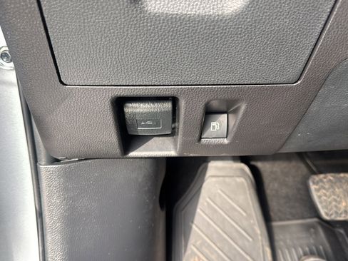 Used 2024 Toyota Highlander Platinum image 39