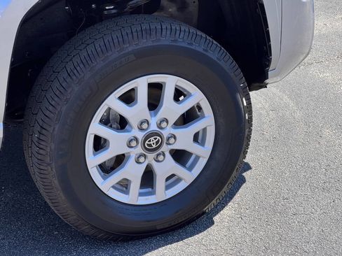 Used 2024 Toyota Tacoma SR image 12