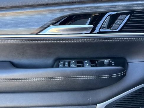 Used 2023 Jeep Wagoneer L Series III w/ Preferred Equipment Group AWD/4WD image 11