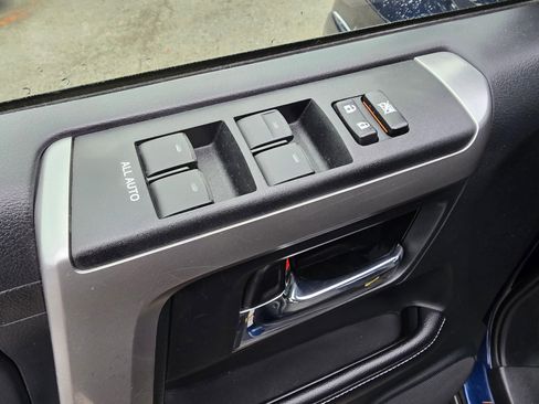 Used 2015 Toyota 4Runner SR5 image 24