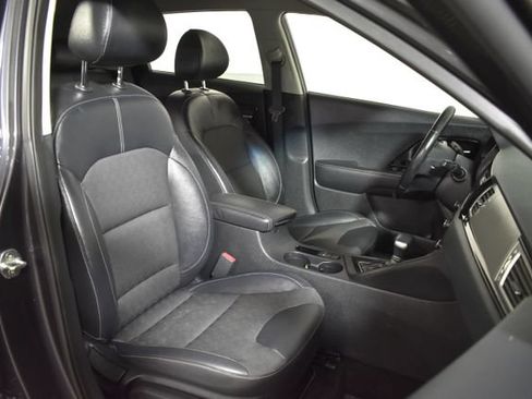 Used 2018 Kia Niro EX w/ EX Touring Graphite Edition FWD image 35