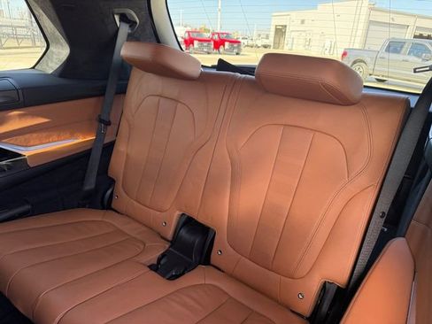 Used 2022 BMW X7 xDrive40i w/ M Sport Package image 6