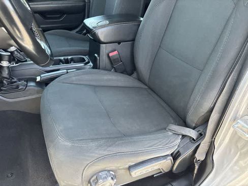 Used 2020 Jeep Wrangler Unlimited Sahara image 15