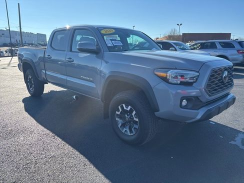Used 2020 Toyota Tacoma TRD Off-Road image 3