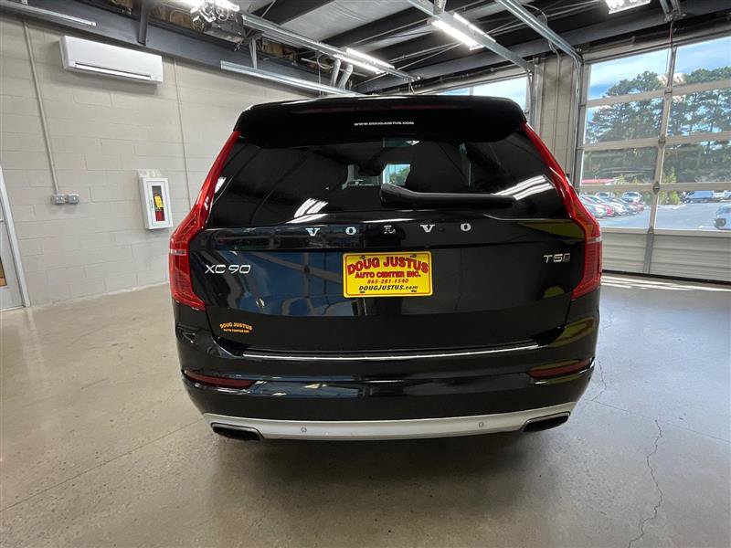 Used 2020 Volvo XC90 T5 Momentum w/ Protection Package Premier AWD/4WD image 4