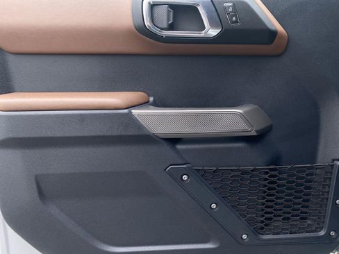 Used 2023 Ford Bronco Outer Banks image 14