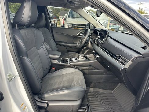 Used 2023 Mitsubishi Outlander SE image 13