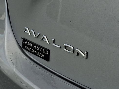 Used 2018 Toyota Avalon XLE Premium image 32