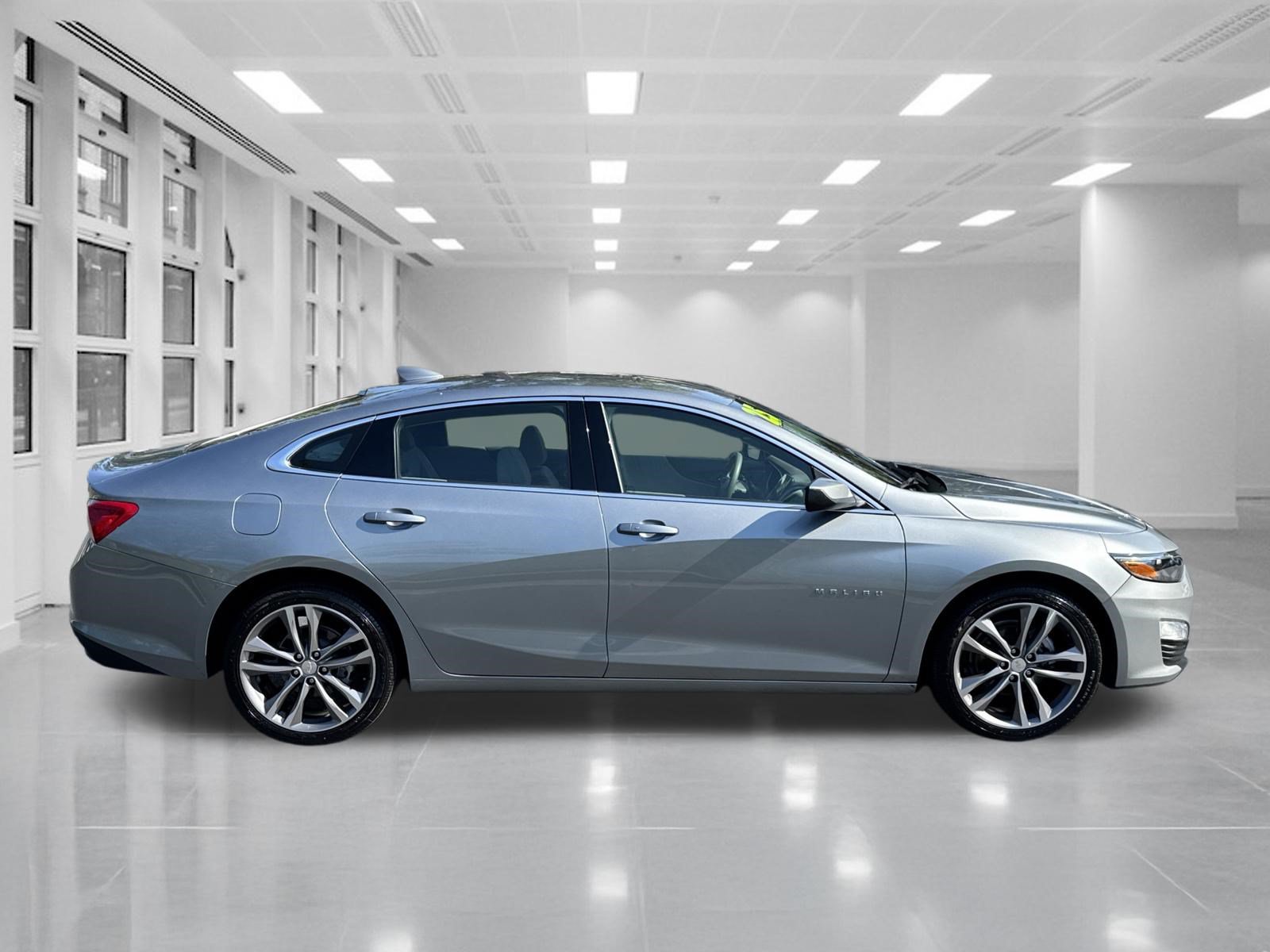 Certified 2025 Chevrolet Malibu LT FWD image 4