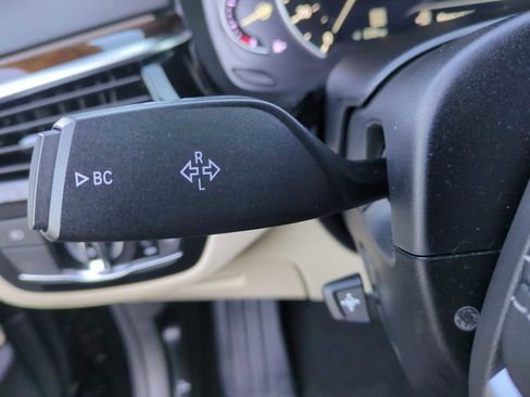 Used 2017 BMW 530i xDrive image 28