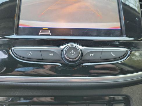 Used 2021 Buick Encore Preferred AWD/4WD image 13